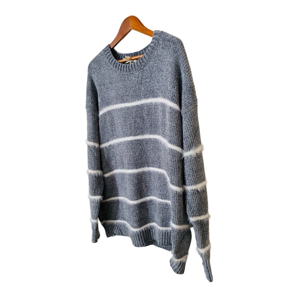 NEW NWT Reborn J Gray White Striped Fuzzy Sweater Chenille Crew Neck Sweater 1X - Picture 6 of 10